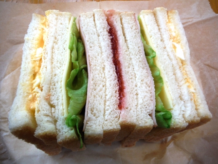 山のパン屋のサンドイッチ