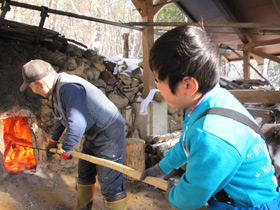 炭焼き体験施設